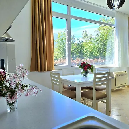 아파트 Lura 2 Homes 244 *